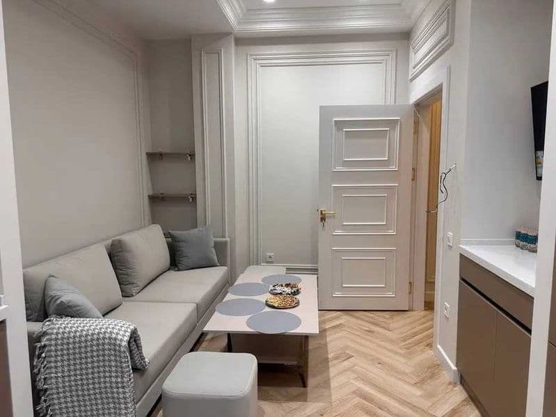 Мирзо Улугбек<br />
Метро БИЙ<br />
2/6/8<br />
42кв<br />
Н