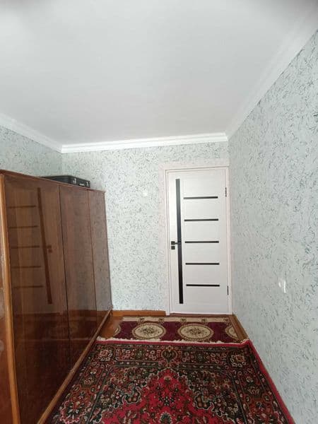 It park oldida 2 etaj 2 xonali sharoitlari remonti yaxshi  k