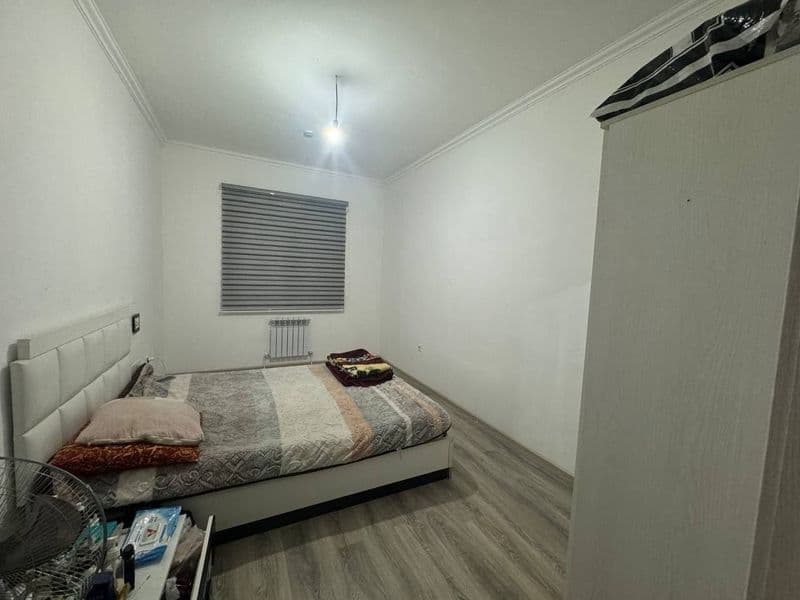 Chorsu metro yaqinda 1 xona uy ijaraga <br />
200$<br />
Oil