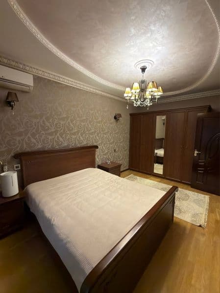 Квартира находиться на ЦУМе. <br />
100 кВ метров. Метро и с — фото 4