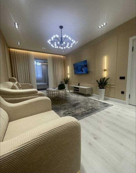 Район: Чиланзарский<br />
•Орентир:  метро Чиланзар<br />
<b