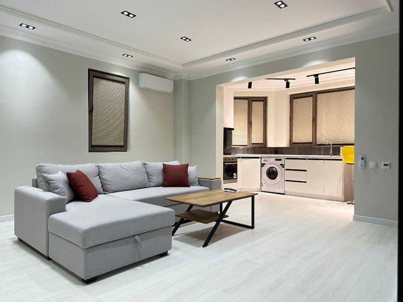 • Район: Юнусабад<br />
• Адрес: 15-квартал<br />
• Ориентир