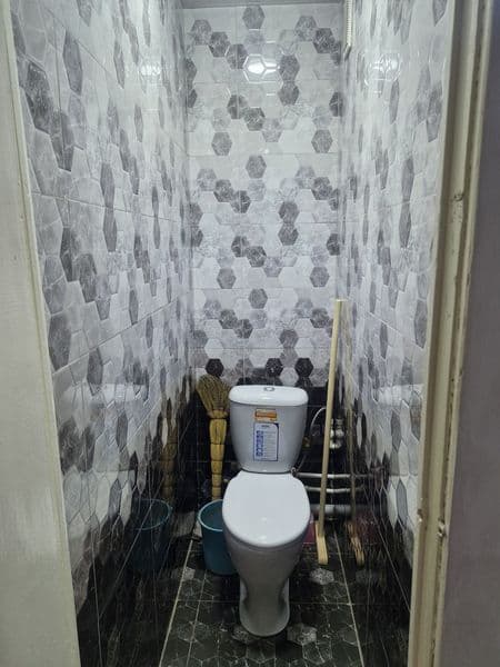 Сдаю в аренду двух комнатная переделанная в трёх 5 этаж 5 эт — фото 4