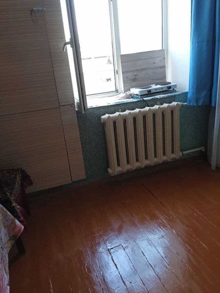 В квартире 2 комнаты, душ и туалет с раковиной. Для нагрева  — фото 4