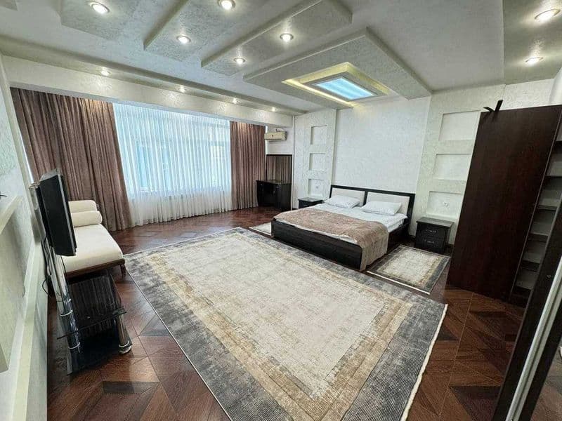 Район: Мирабадский<br />
Адрес: ул. Нукус<br />
<br />
• Ком