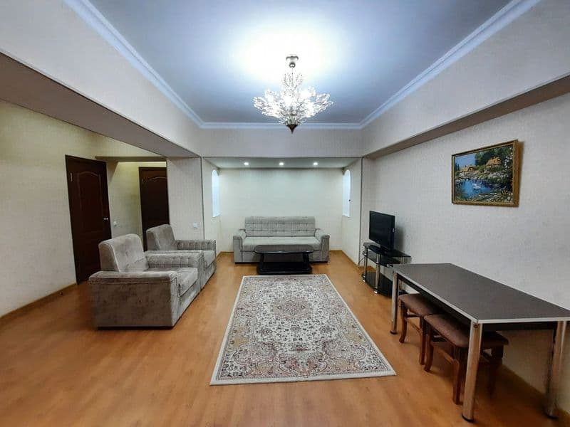 Сдается большая 1 комн.кв. переделанная в 2х по улице Афроси — фото 3