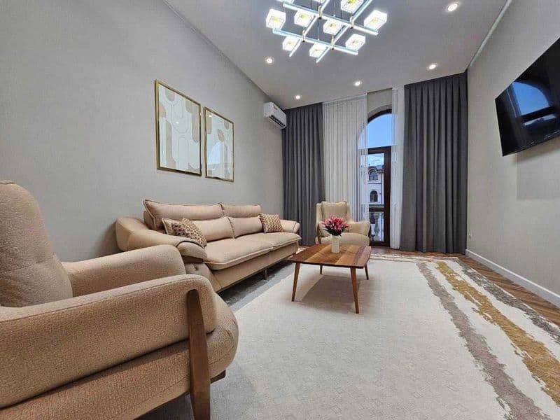 Сдаётся квартира с ремонтом!<br />
Ориентир - Шота Руставели