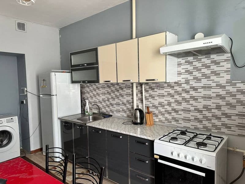 Квартира аренда 3 ком 2 этаж. Тел 998977781650