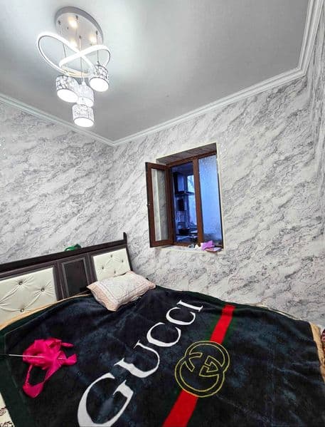 Мирабадский район, рядом со станцией метро «Ойбек». 2-комнат