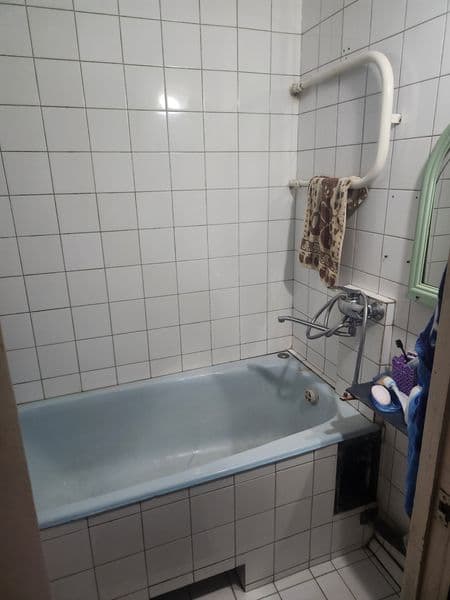 Расположено середине массива   1-ком. Балкон 2х3  просто чис — фото 4