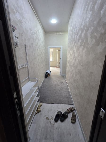 Ijaraga beriladi 2 xonalik + balkon isitish kantramarka+ kon