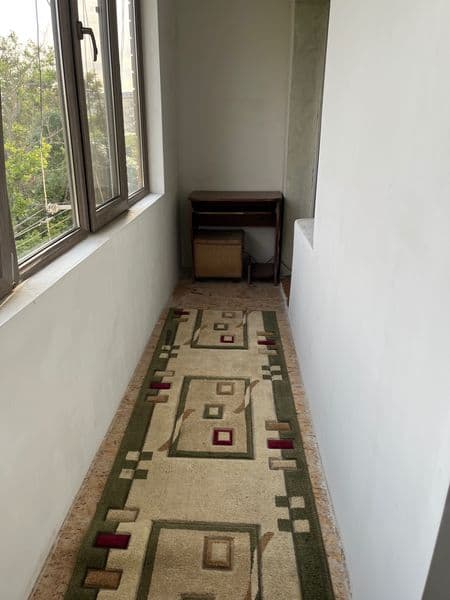 Сдаю свою однокомнатную квартиру .  Находится в центре метро