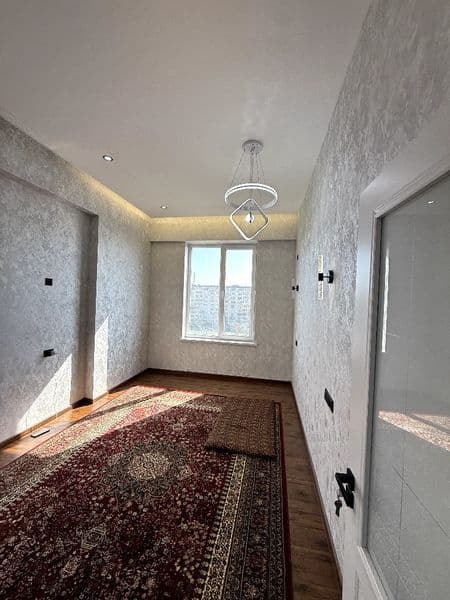 Kvartira yangi, hali hech kim yashamagan, barcha sharoitlari