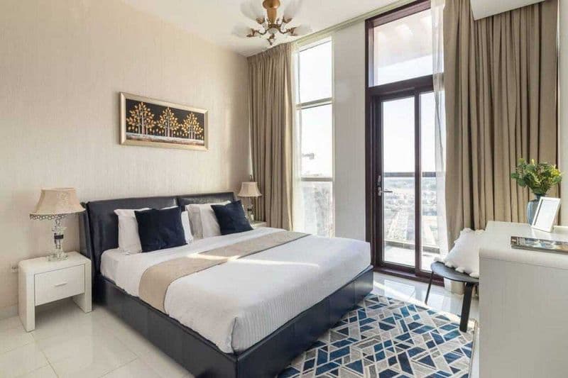 3 комнатную квартиру на 8 этаже,<br />
В квартире есть все н