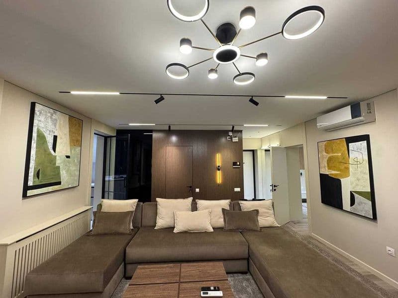 Жилой комплекс: м. Айбек<br />
Комнат: 3<br />
Этаж: 1<br />