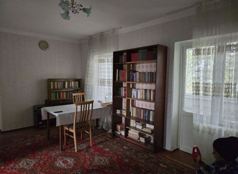 Kvartira ijaraga beriladi <br />
<br />
Rayon: #Yunsobod<br 