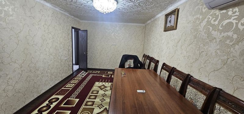 Уй тозза, шароитлари бор, жудда иссик хоналар. Езда салкин.<