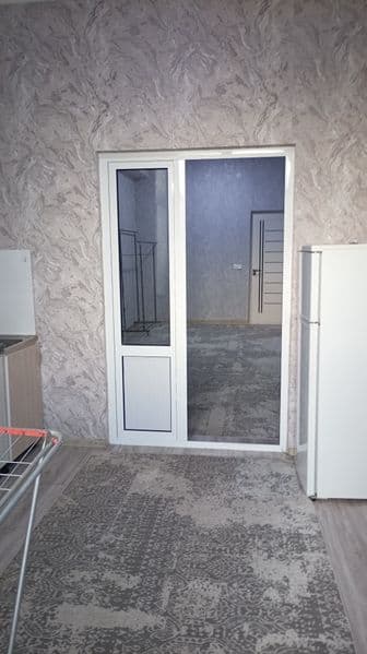 1 xonali shinam kvartira ijaraga beriladi 1 metro bekati yon