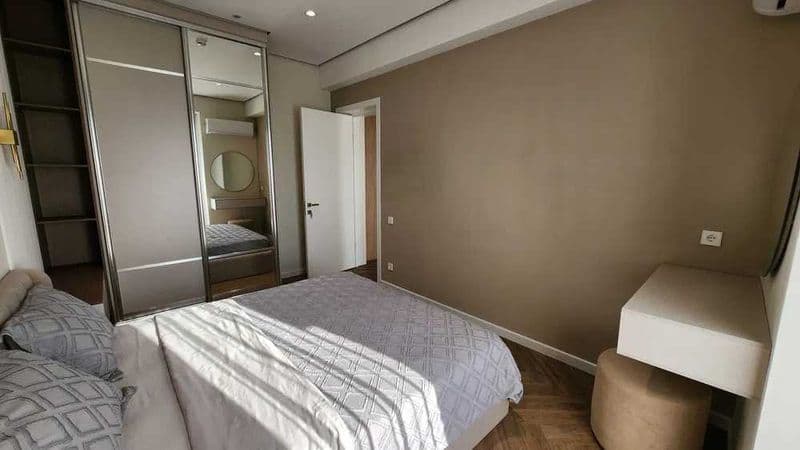 2 комнатную квартиру на 25 этаже,<br />
В квартире есть все  — фото 2