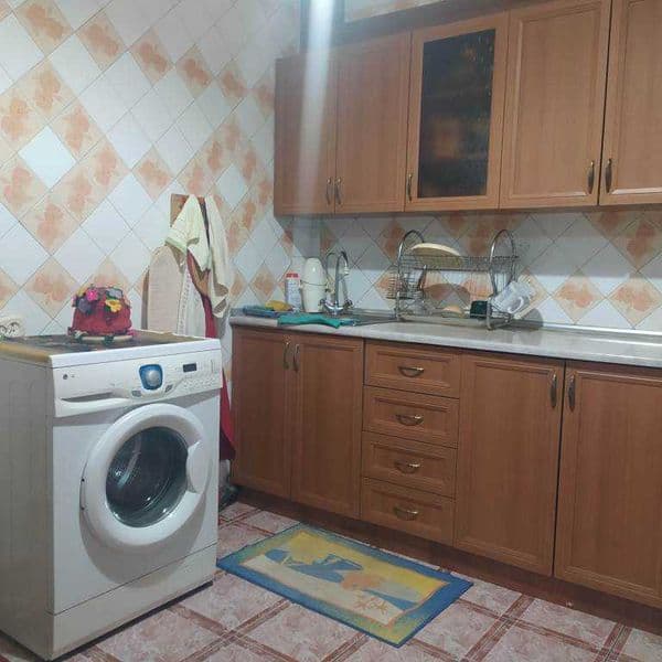 сдам в аренду четырехкомнатную квартиру ( удвоенный зал + 2 