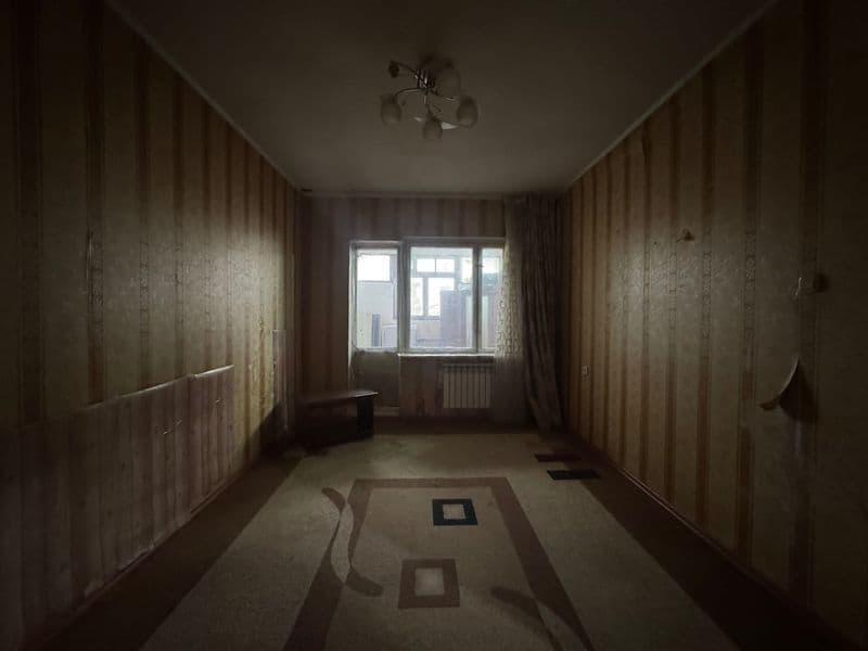 Сдаётся в аренду квартира куйлюк массив-4 ,2/1/4 ,частично м