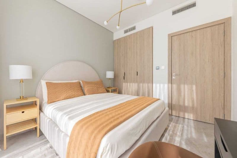 2 комнатную квартиру на 7 этаже,<br />
В квартире есть все н