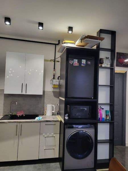 Сдается 2 комн квартира с евро ремонтом, со всей мебелью и т