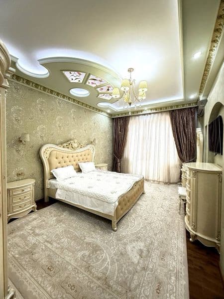 Площадь 180м2 5 комнаты, 3 спальня | 2 санузла | цена: 1500 