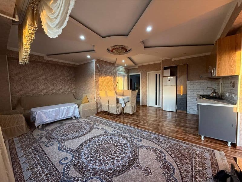 Сдаётся 3-комнатная квартира, переделанная в 4-комнатную.<br