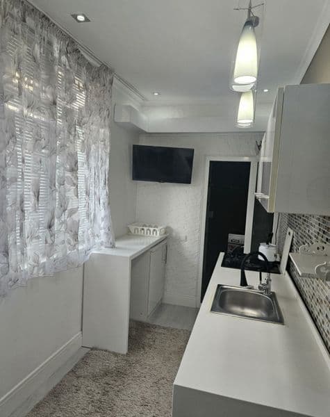 Сдается квартира в Мирзо улугбекском районе на массиве Феруз — фото 4