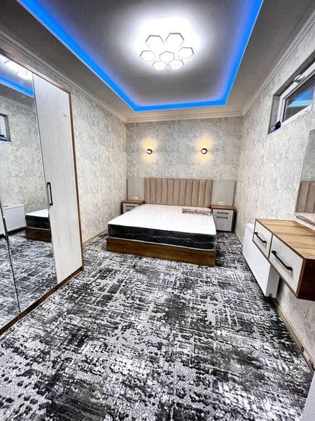 Мирабадский район, рядом со станцией метро «Ойбек». 2-комнат