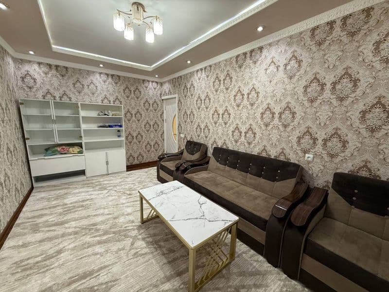 Район - Алмазарский<br />
Ориентир - Ало тойхона<br />
Комна