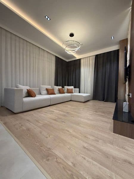 Аренда<br />
Мирабадский район<br />
Ул. Садык Азимова, Ц-1<