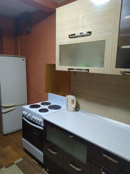 Квартира находится возле метро, рядом супермаркет Корзинка,с — фото 2