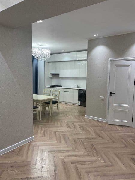 Район: Яшнабатский<br />
Адрес Узбум<br />
<br />
• Комнат: 