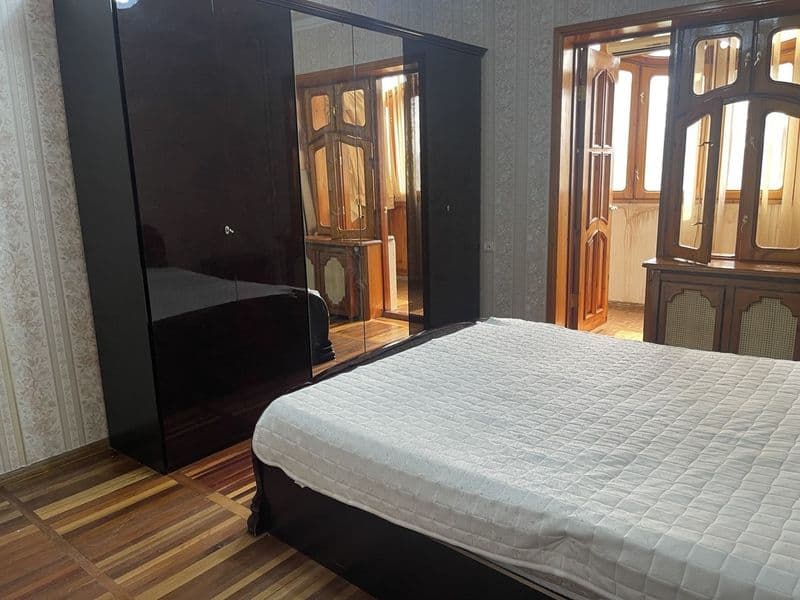 Срочно срочно сдаётся в аренду на долгий срок 3 комнатная кв — фото 2