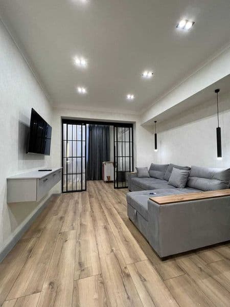 Аренда долгосрочная<br />
Алайский, монумент Мужества<br />
