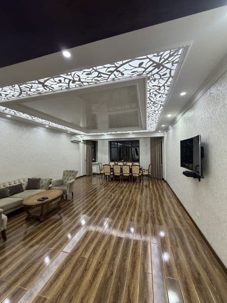 Садык азимова 170 квадрат метров, 3 комнатная, 2 сан узла, 2