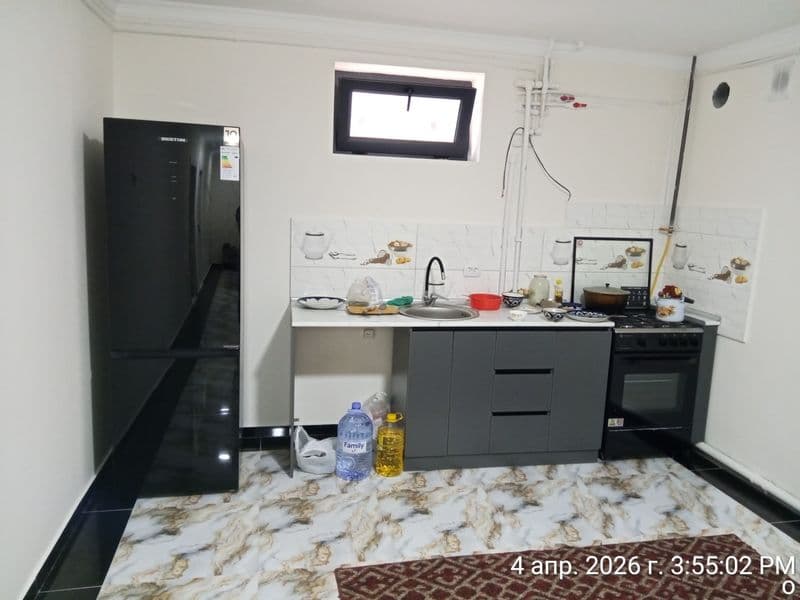 There is an apartment for Indian students.<br />
7743098951.