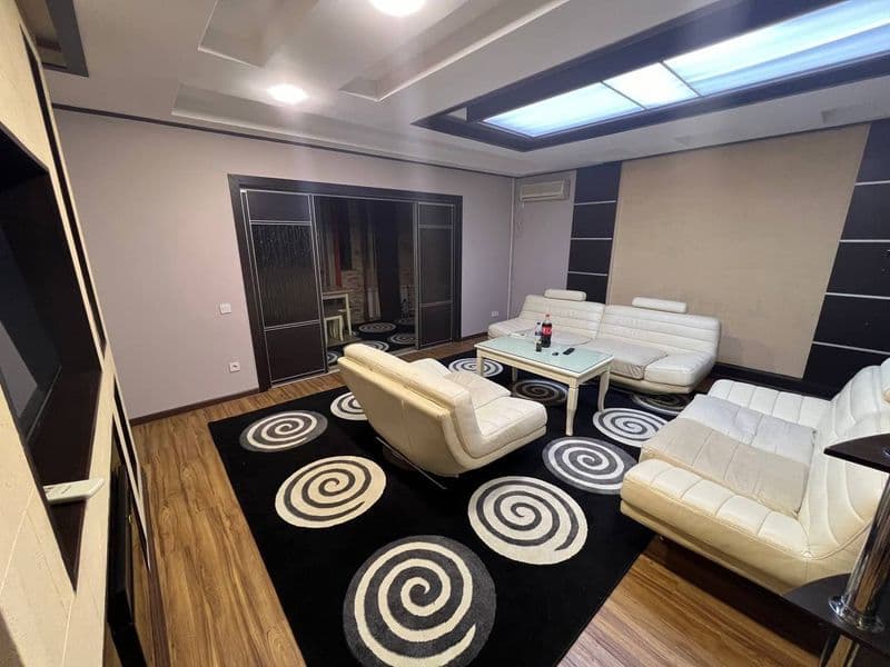 Сдаётся в аренду 4 х Комнатная квартира в Ц 1 Мирзо Улугбекс