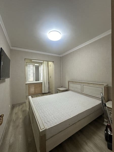 Сдаётся трёх комнатная квартира в центре города!!!<br />
Мир