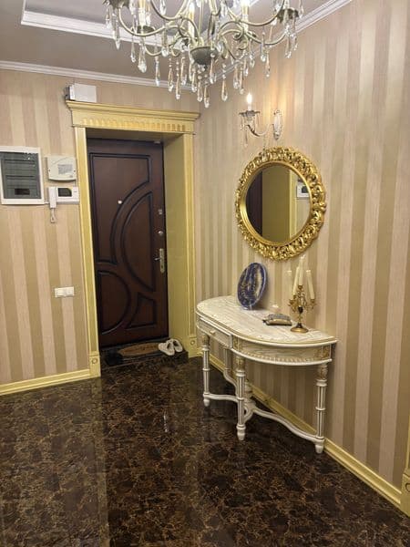 Шикарная просторная с высокими потолками 3 х комнатная кварт — фото 5