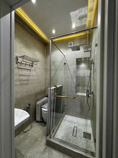 Район: Шайхантахур<br />
Адрес: Чорсу<br />
<br />
• Комнат: — фото 5