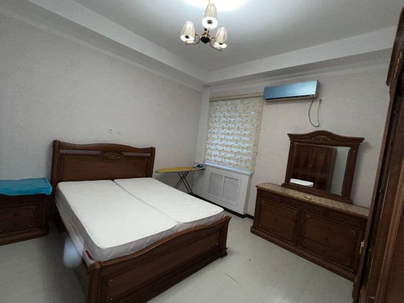 3/2/3 Центр!ул.Садыка Азимова. <br />
Аренда- 700 $<br />
Ор