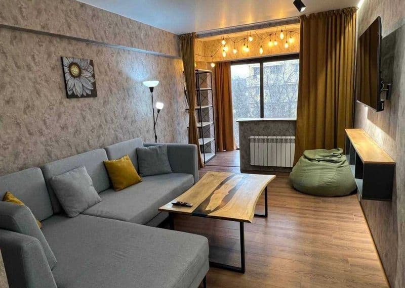 Юнусабадский район<br />
Ц-5 <br />
<br />
Монумент Мужетсва