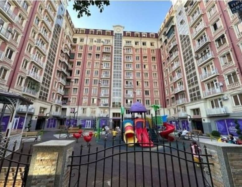 Барча шароитларга эга квартира ижарага берилади. <br />
Метр