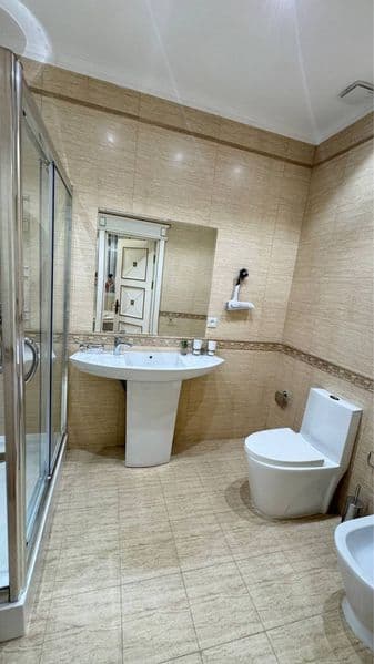 Сдается на Ул Садыка Азимова в Новостройке ЖК Габус 3х комна — фото 2