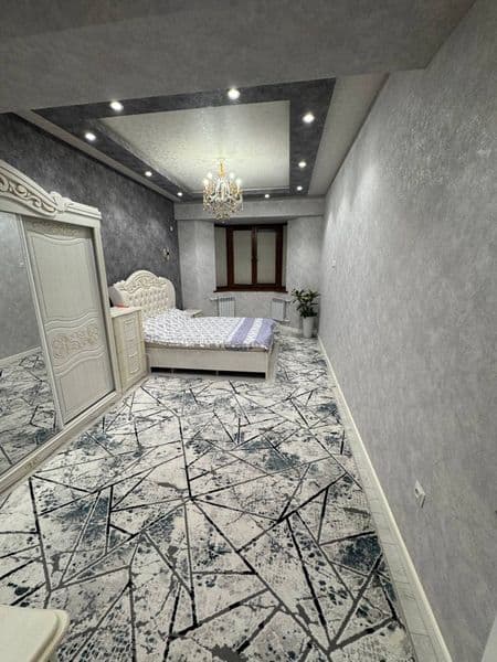 Район - Алмазарский<br />
Ориентир - Сагбон<br />
Комнат - 2