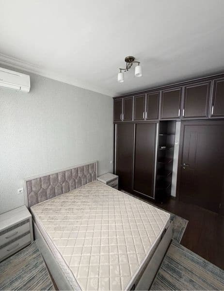 Kvartira ijaraga beriladi <br />
<br />
Rayon: #MirzoUlugbek