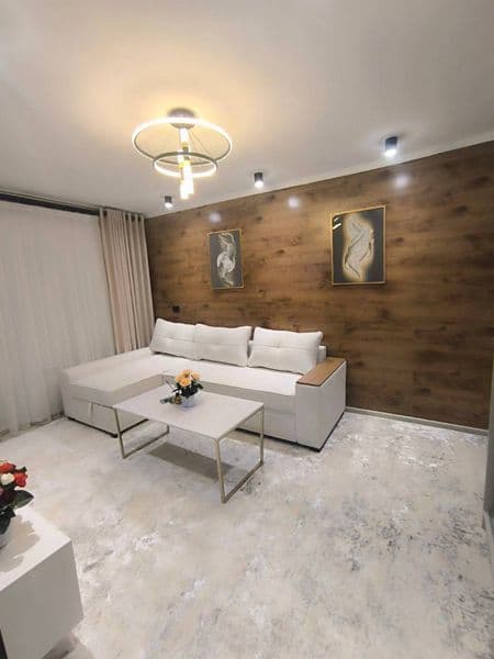 1 хона 2 хона қилинган<br />
2-қават <br />
4 қаватли  дом<b